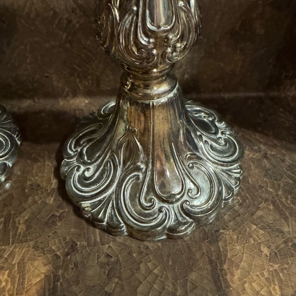 WM A Rogers Silver Candlestick holders adorned RARE Circular 10” high - Picture 7 of 7